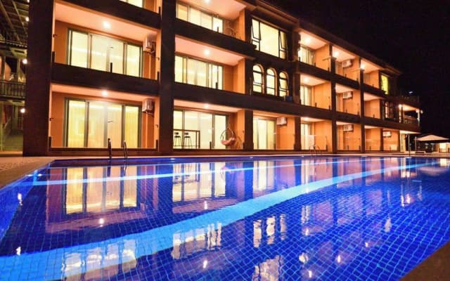 Fuxian Lake Rongxi Yuehu Resort Hotel