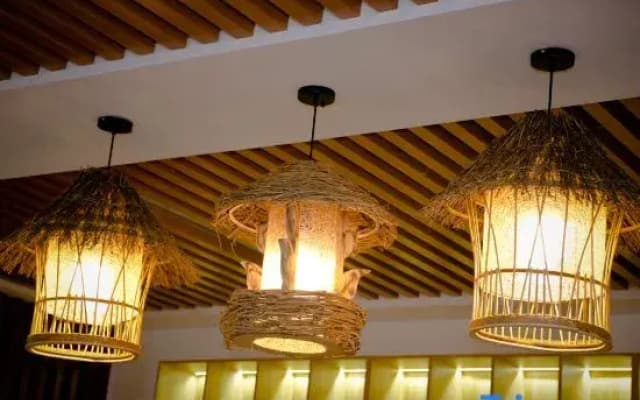 Yining Silk Road Pastoral Song Chenwai City Hotel