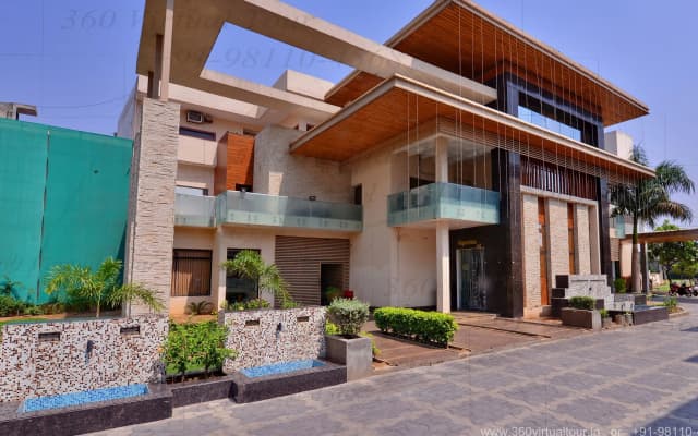 Hotel Saffron