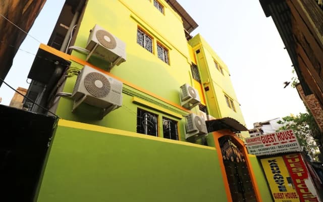 OYO 30975 Karunamoyee Guest House