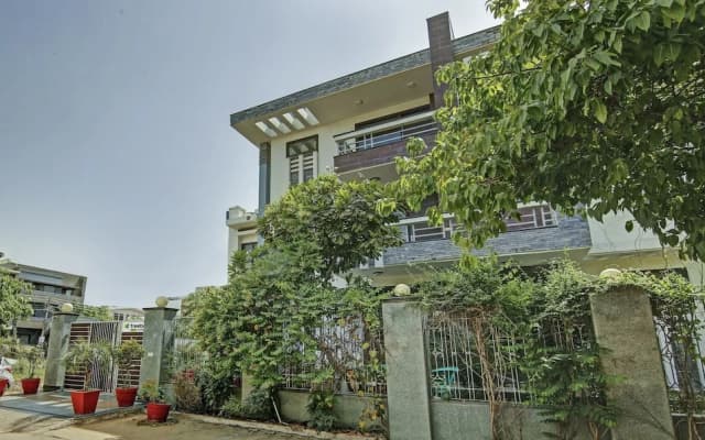 Blue Moon Residency Hotel & Restaurant