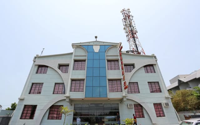 Hotel Mahabir Sheraton by OYO Rooms