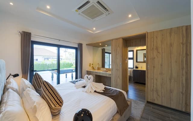Modern 3 Bedroom Private Pool Villa -ML7