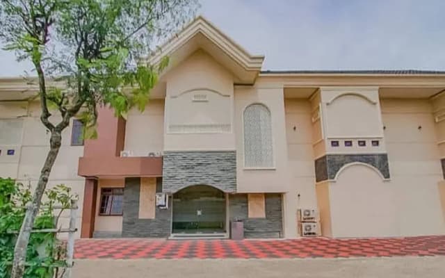 RedDoorz Syariah near Taman Rekreasi Sengkaling 2