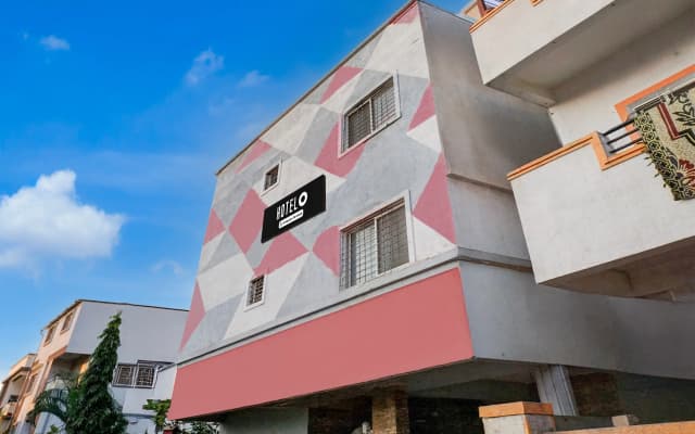 Super Hotel O Dhanori Near Pune Airport