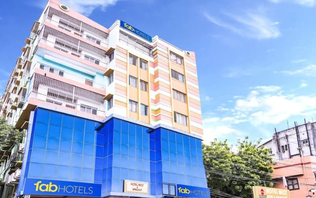 FabHotel Nest