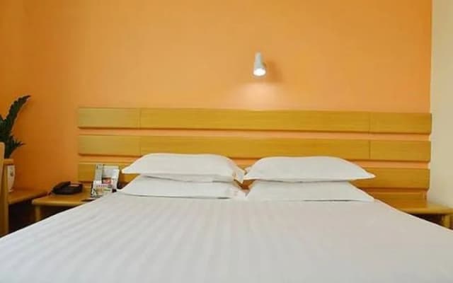 Chenzhou Sanyuan Hotel Tianlong Bus Station Branch
