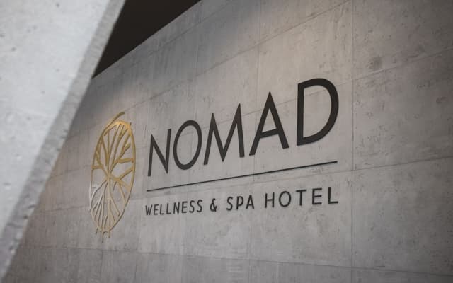 Hotel Nomad