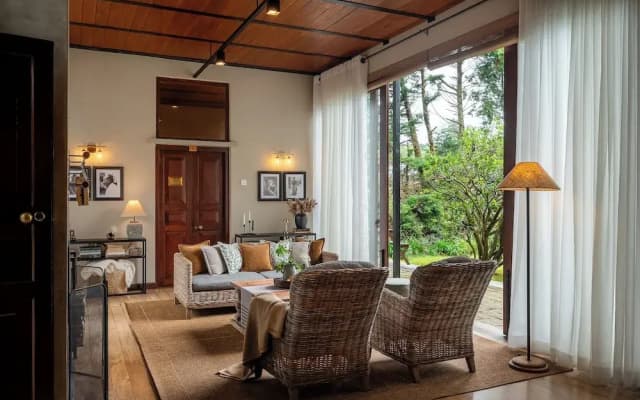 Tathya Hills - Luxe Garden Retreat
