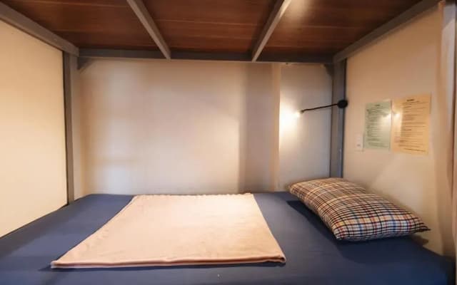 9 Hostel and Suites