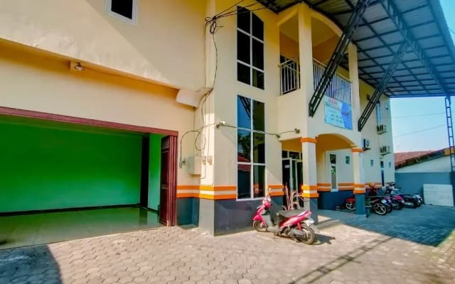 Capital O 90709 Djati Guest House