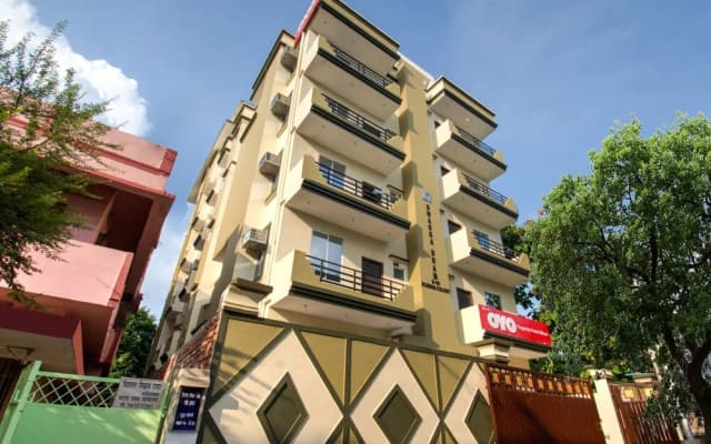 OYO Flagship 30919 Near Model Saint Michael School