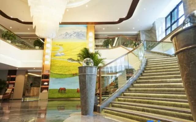 Qingcheng Lotus Hotel (Hohhot East Station Branch)