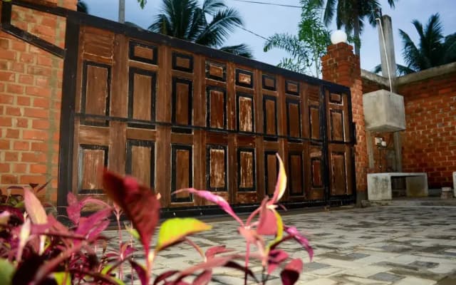 Laana Villa