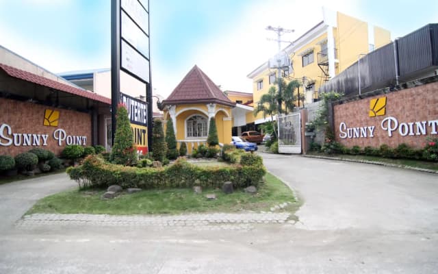 Sunny Point Hotel