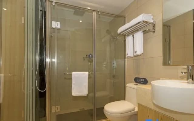Gelaiden Chain Hotel (Fuzhou East China University of Technology South Campus)