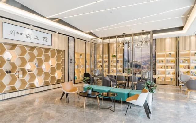 Atour Hotel Nanjing Maqun