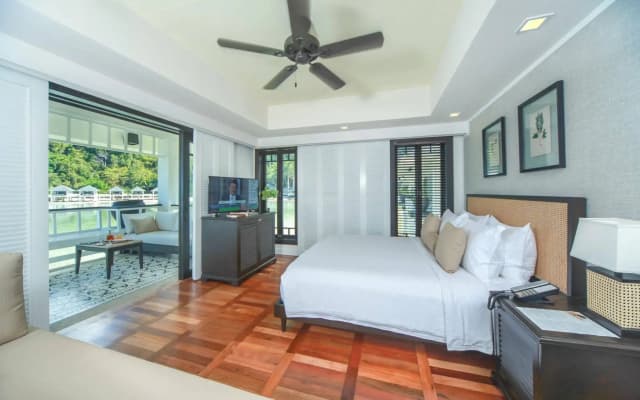 Lagen Island Resort