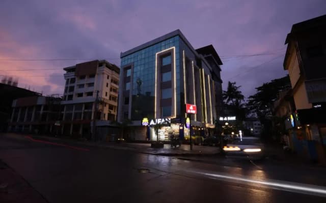 Royal Plaza Suites by RAK Rooms