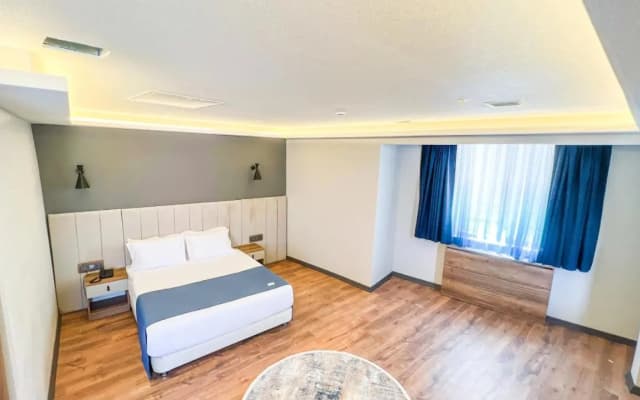 Nira Boutique Hotel