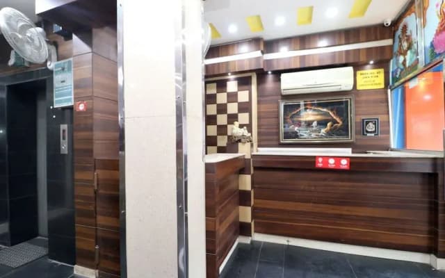 Collection O 3504 Vivek International Hotel