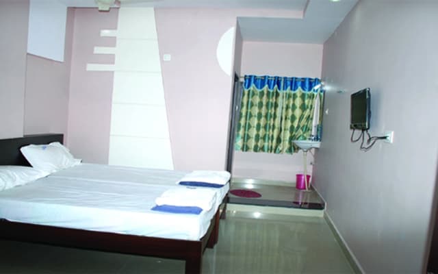 I-Roomz Naga Mayuri