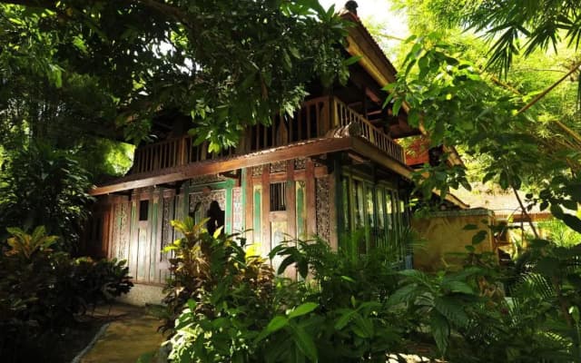 Pondok Sari Beach & Spa Resort