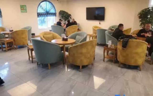 Ziyueqi Light Luxury Hotel (Meishan East Station Wanda Plaza)