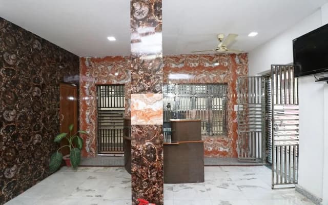 OYO Flagship 23207 Hotel Raj Shree