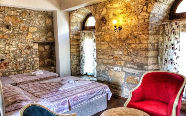 Parmis Boutique House