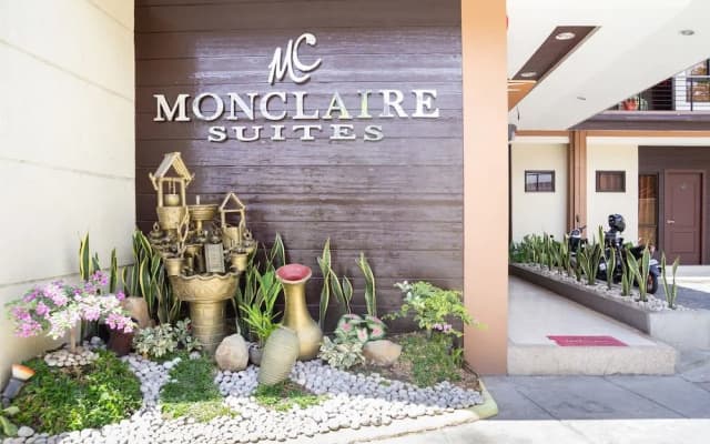 OYO 153 Monclaire Suites