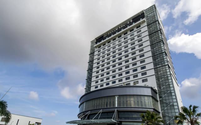 Grand Alora Hotel