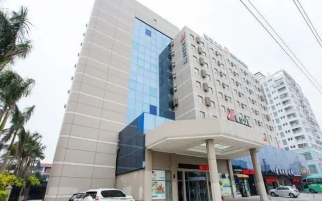 Jinjiang Inn Beihai Beibuwan Square Branch