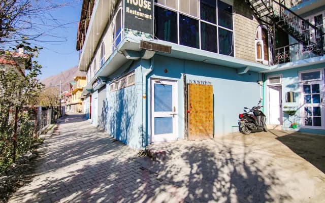 Fabexpress Malti Guest House