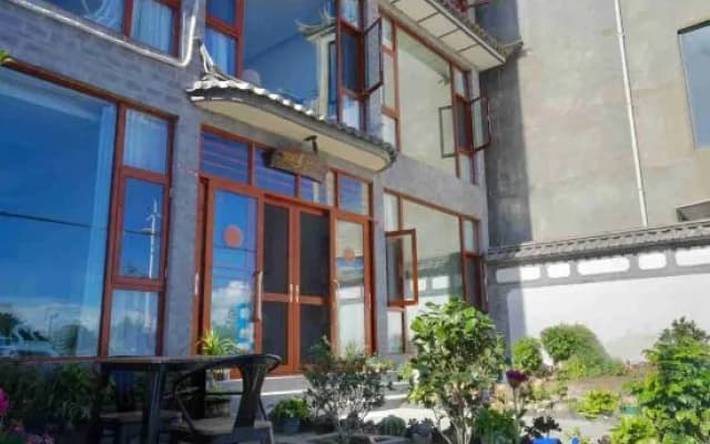 Dali Yue Lan Bay · Pleasure Designer Seaview Resort (Erhai Branch)