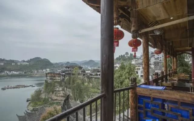 Floral Hotel Furong Town Galaxy Heights Hotel(Wangcun Waterfall Store)