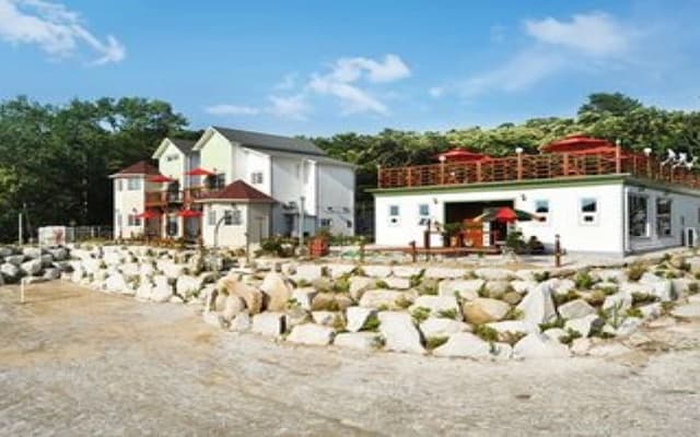 Ganghwa Punggyung gryujineon zip Pension