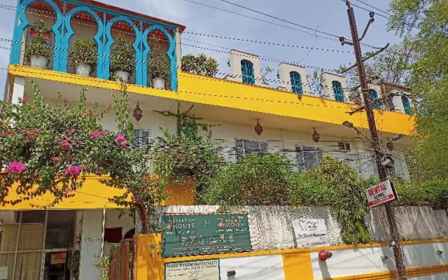 J Startup House