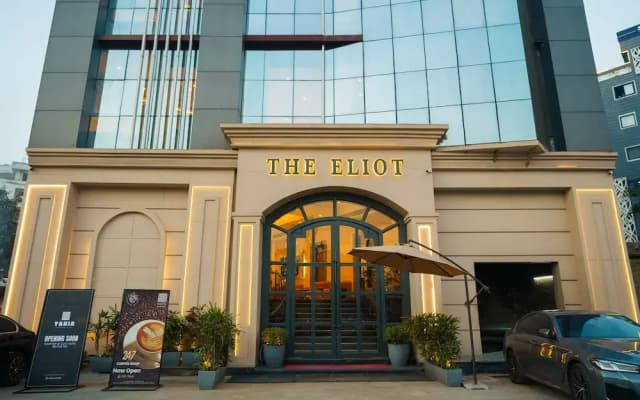 The Eliot Hotel & Banquet
