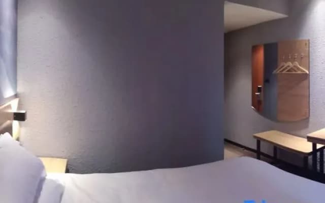 Taizhou Hongfu Hotel (Jiaojiang Donghai Avenue Branch)