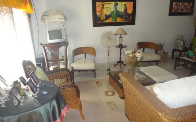 Room in Guest Room - Green Sea Villa Helen Inn, Kilometer 4 Circunvalar