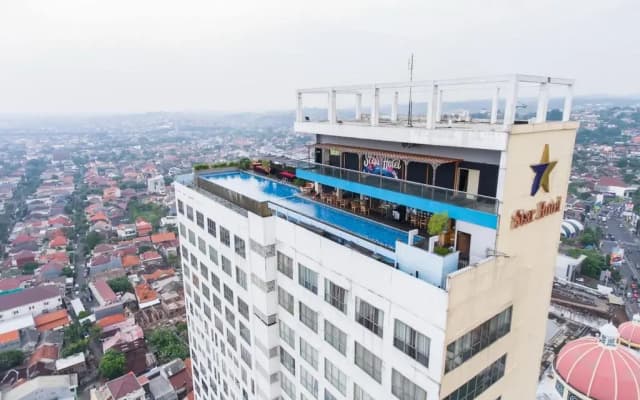 Horison Ultima Semarang