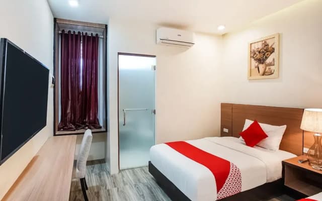 Casa Mia Hotel Suites by OYO Rooms