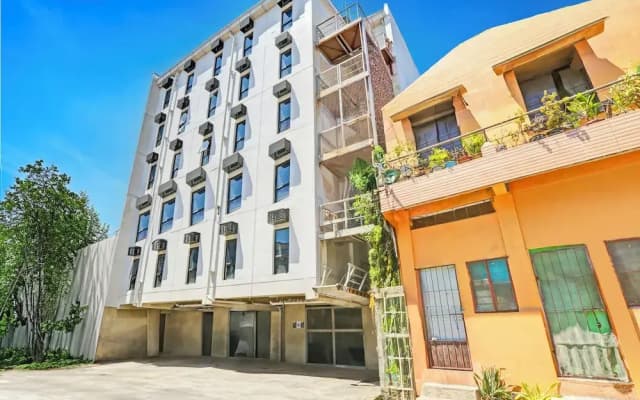 MyTown Madrid, Classy Hostel Bunkbeds Makati Metro Manila