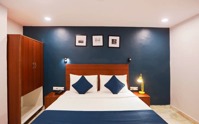 Super HOTEL SILVERKEY NEAR LIC BUILDING MAIN RD KHODA NEXT TO SHYAM OIL