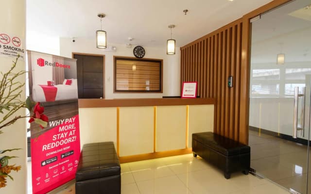 RedDoorz Plus @ EDSA Congressional