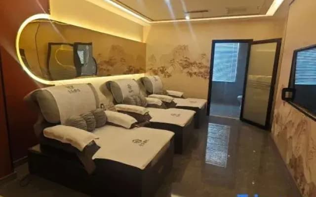 Xana Hotelle Hotel (Kashgar Old City Scenic Area People's Square)