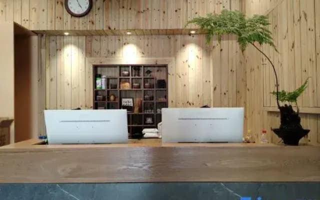 Ziyun Ge Light Luxury Smart Homestay (West Lake Branch)