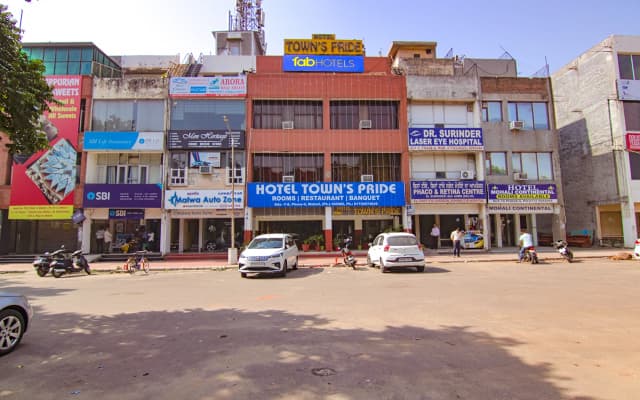 Fabhotel Town Pride