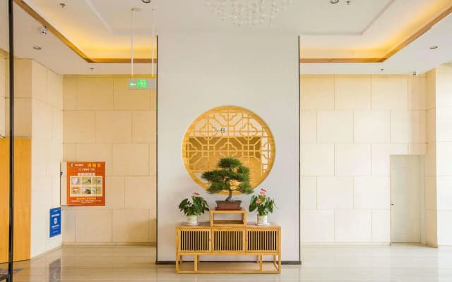 Gujing Junlai Hotel (Luhe Convention & Exhibition Center)